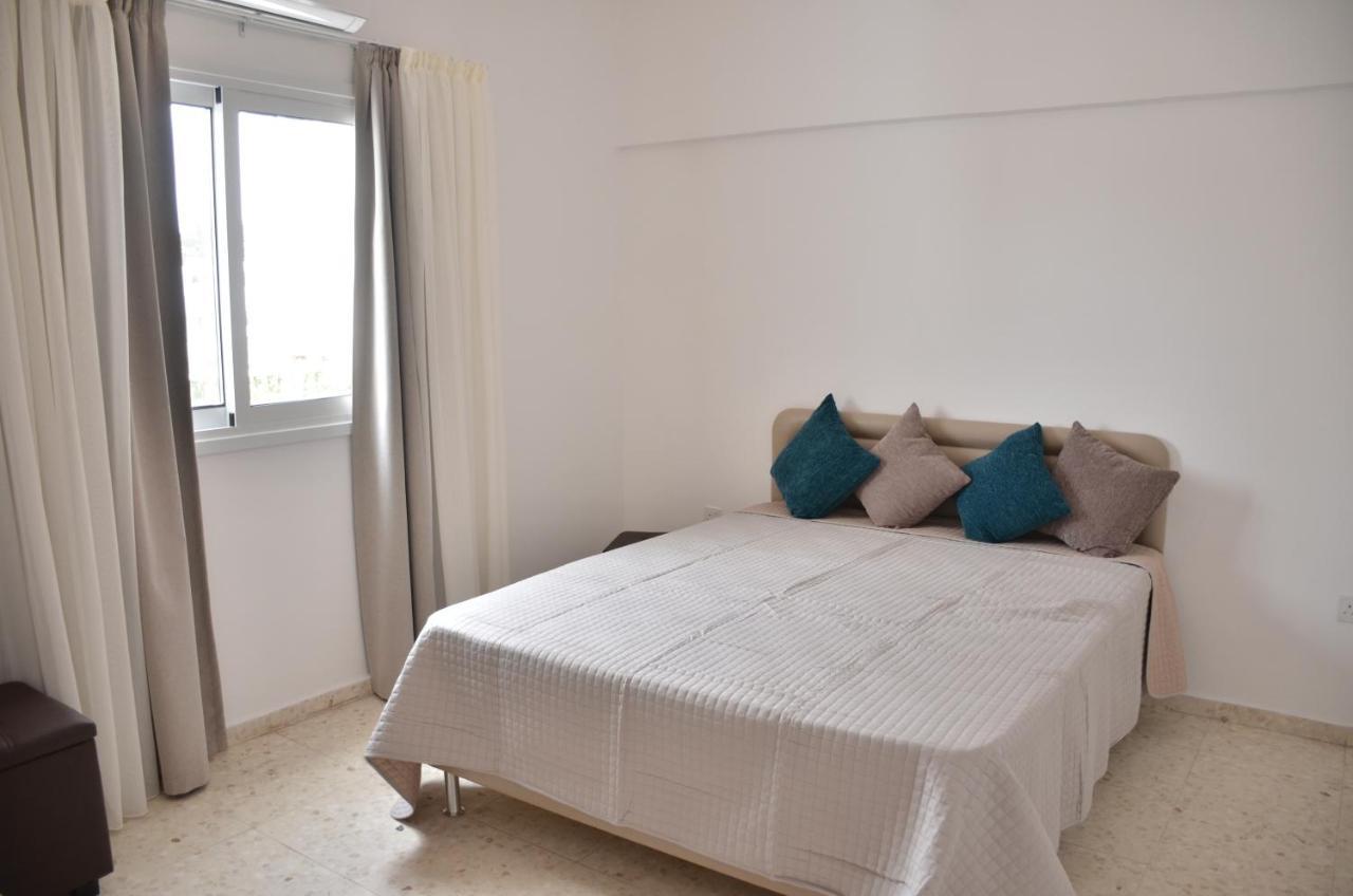 Almyria Apartments - By Imh Travel & Tours パ フォス エクステリア 写真