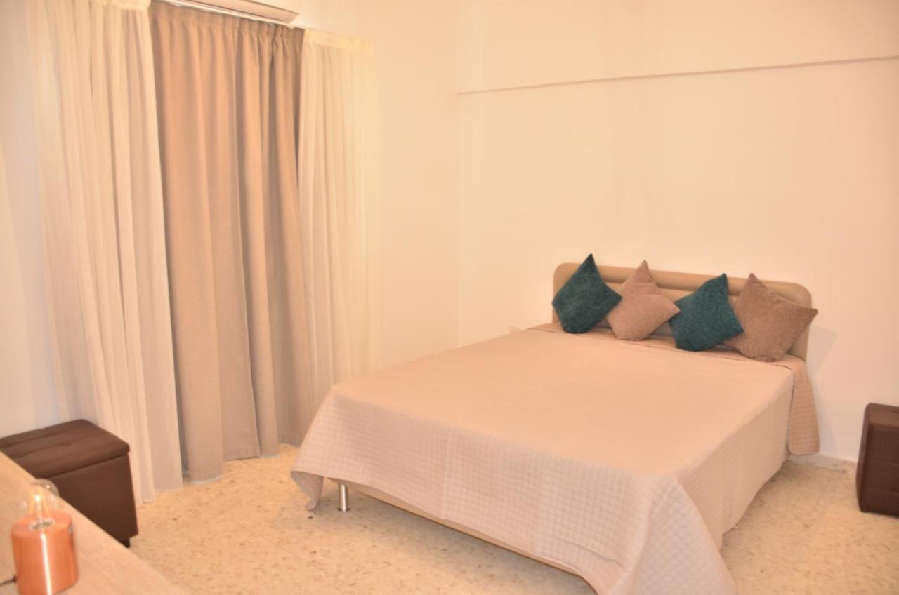 Almyria Apartments - By Imh Travel & Tours パ フォス エクステリア 写真