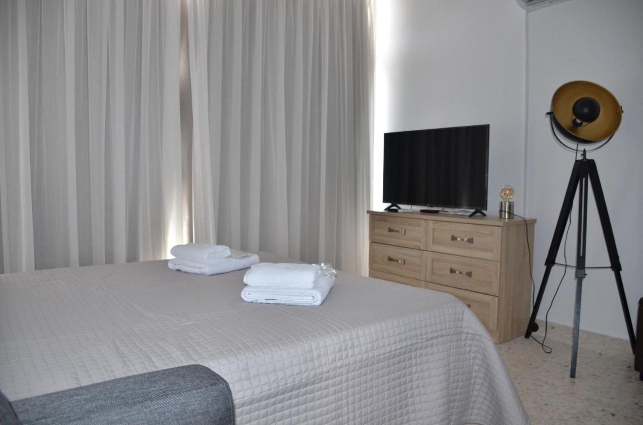Almyria Apartments - By Imh Travel & Tours パ フォス エクステリア 写真