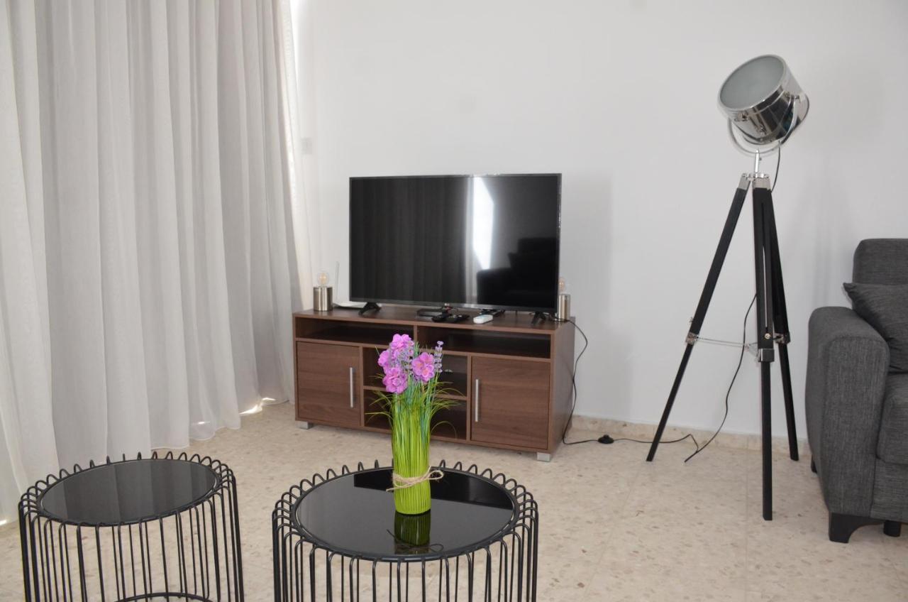 Almyria Apartments - By Imh Travel & Tours パ フォス エクステリア 写真